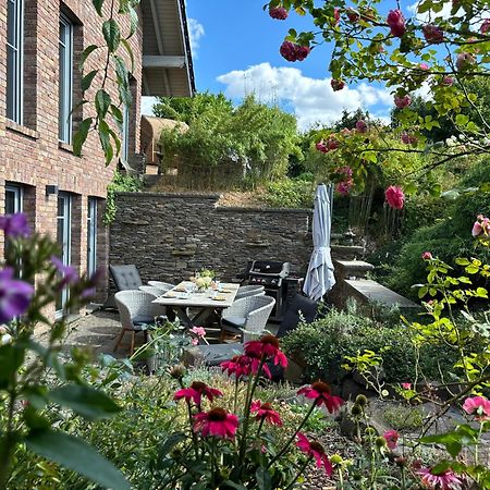 Attraktive Wohnung-Elztalidyll-Zwischen Mosel,Nuerburgring Und Burg Eltz Kollig Εξωτερικό φωτογραφία