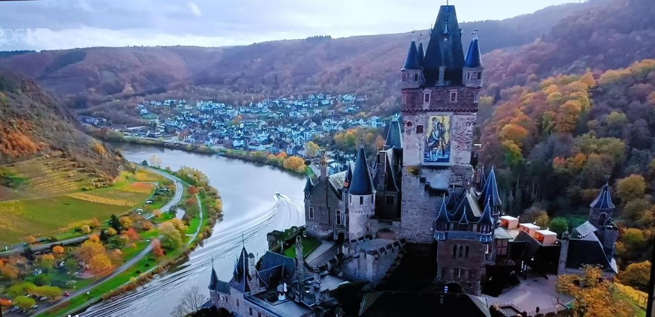 Attraktive Wohnung-Elztalidyll-Zwischen Mosel,Nuerburgring Und Burg Eltz Kollig Εξωτερικό φωτογραφία