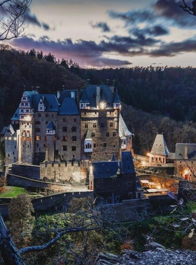 Attraktive Wohnung-Elztalidyll-Zwischen Mosel,Nuerburgring Und Burg Eltz Kollig Εξωτερικό φωτογραφία